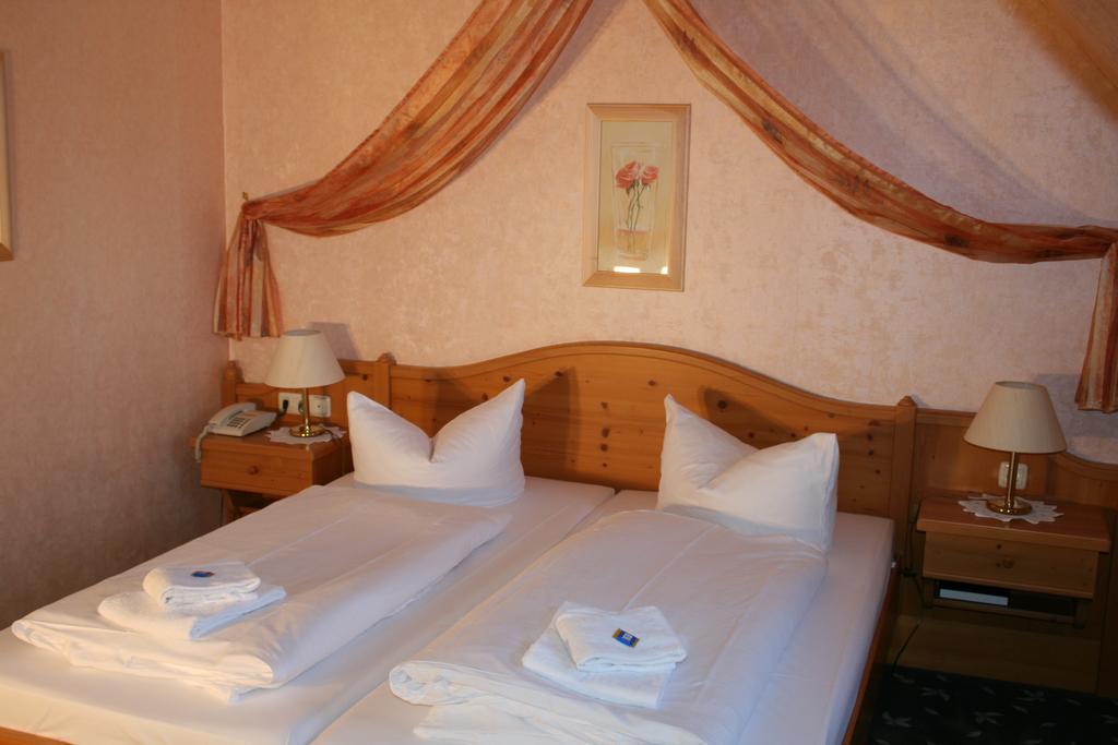 Hotel Seewisch Flessenow Ruang foto