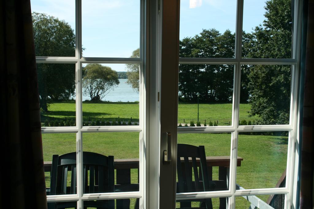 Hotel Seewisch Flessenow Ruang foto